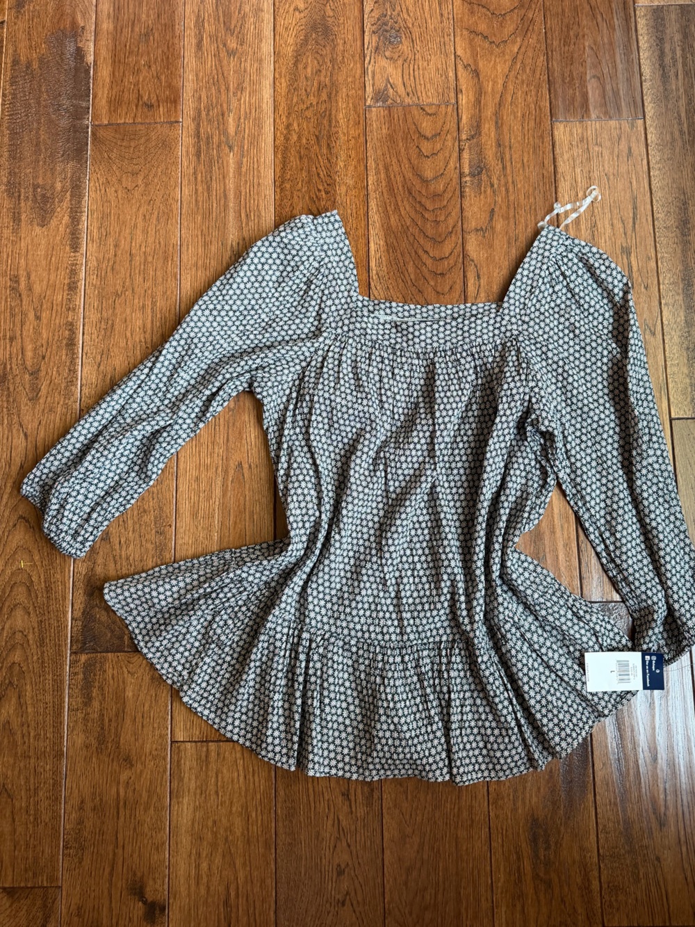 Chaps Grey and White Patterned Peasant Blouse